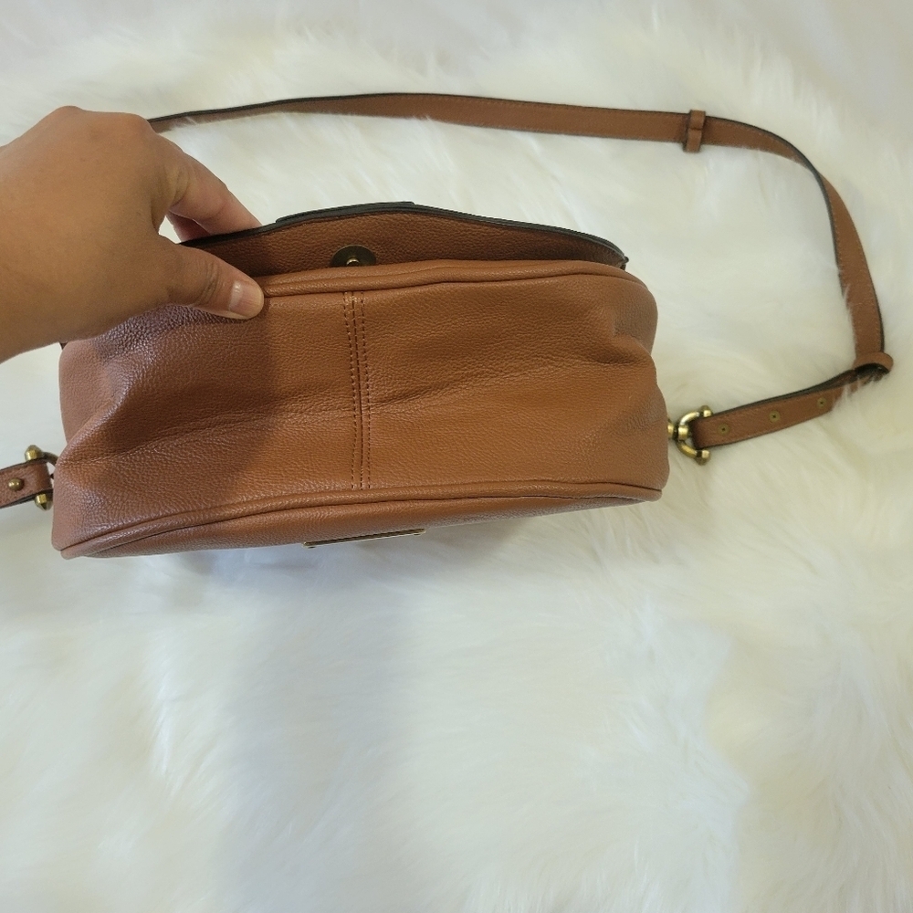 Steve Madden Elegant Tan Leather Shoulder Bag - Picture 12 of 13